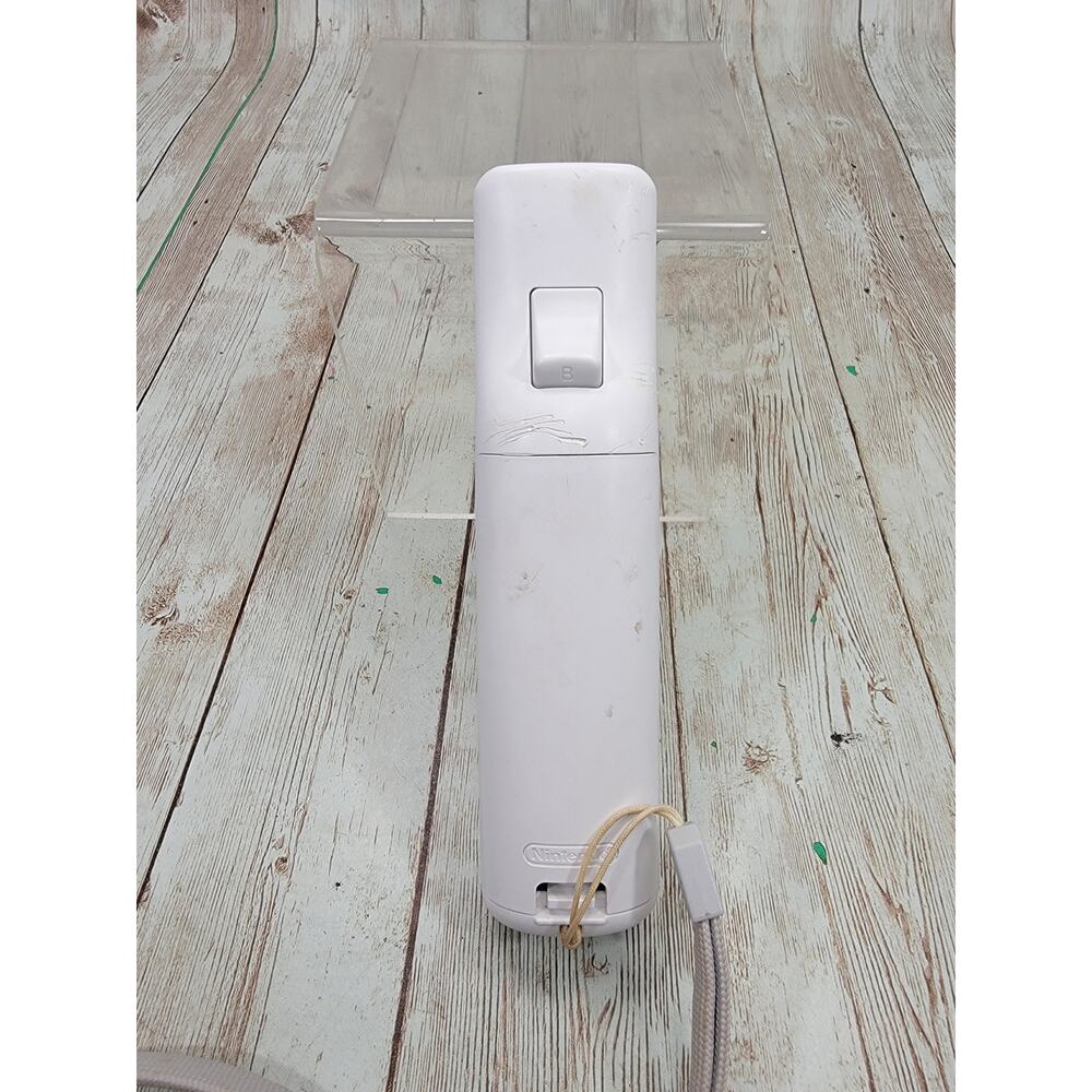 Nintendo Wii RVL-003 Wireless White W/ Strap Remote Control Tested Working - Picture 2 of 3